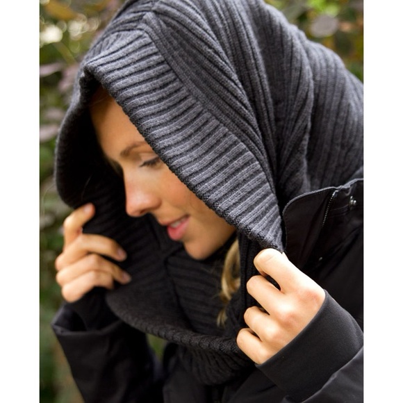 💕 LULULEMON movement neck warmer in heathered black, 100% merino wool knit luxe - Picture 4 of 8